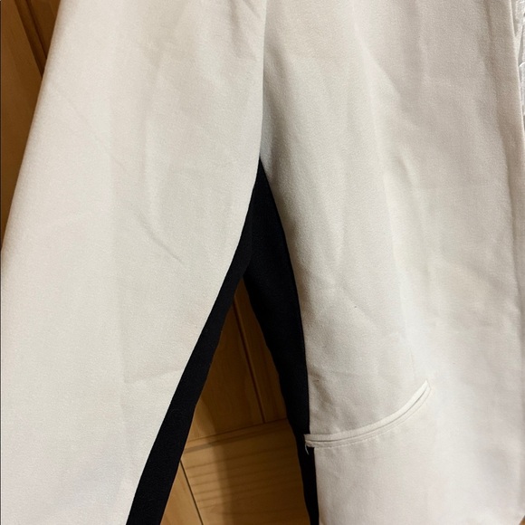 Focus 2000 Cream Blazer - Picture 4 of 4